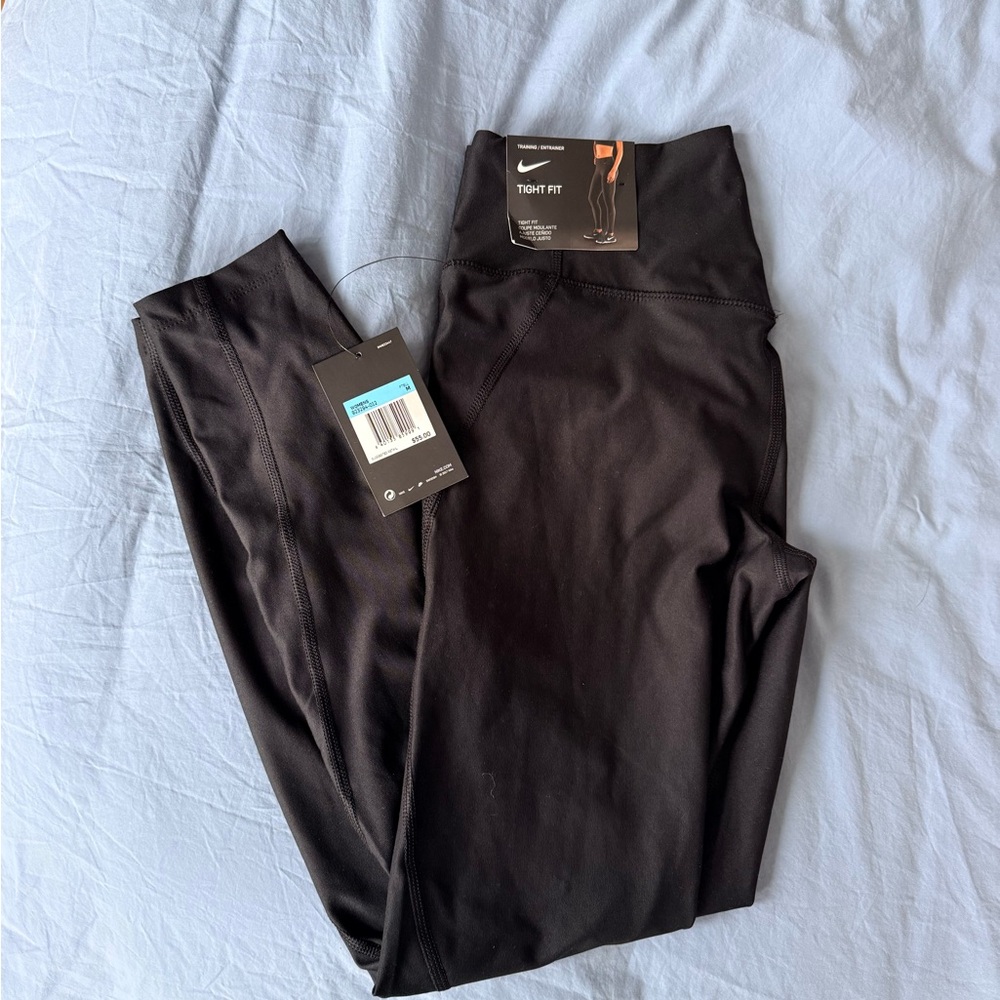NWT Nike Black Tight Fit Leggings